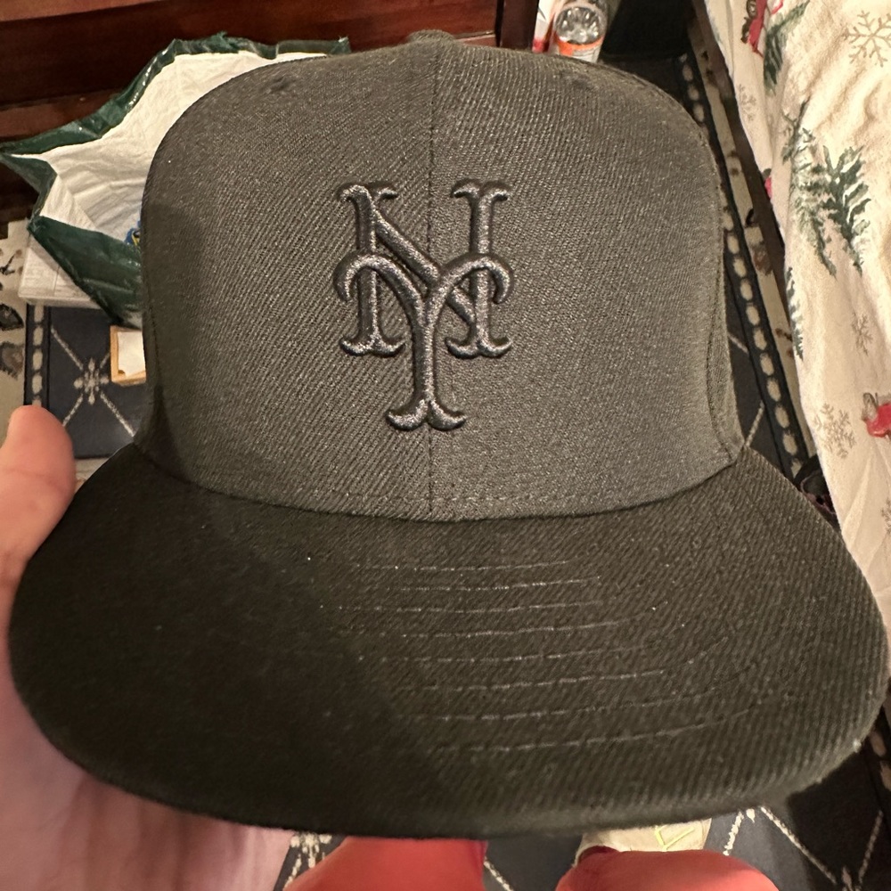 Brand New Mens New York Mets Black New Era Fitted Hat/Cap